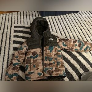 4t Northface camo sherpa